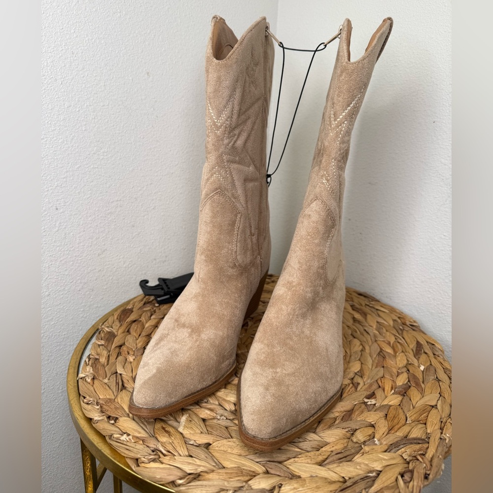 NWT Time and Tru Boot Cowboy Women Faux Suede Embroidered Western Boots Sand Tan - Picture 3 of 6